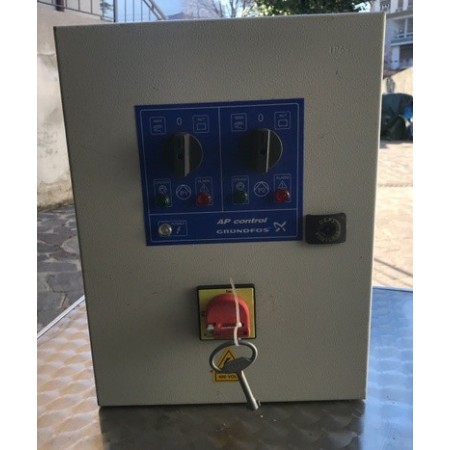 PANNEAU ÉLECTRIQUE DE COMMANDE GRUNDFOS AP